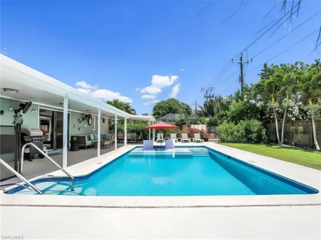 1268 Lake Shore Dr, Naples, Florida 34103