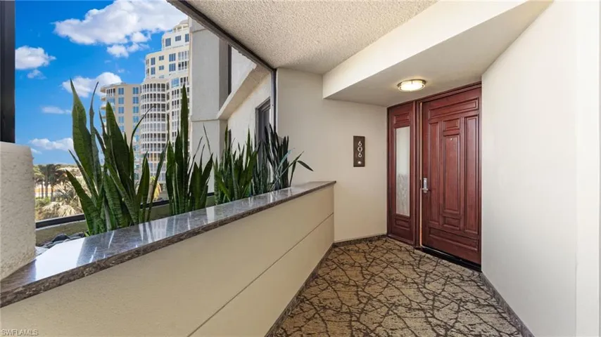 4551  Gulf Shore N BLVD, Naples, FL 34103