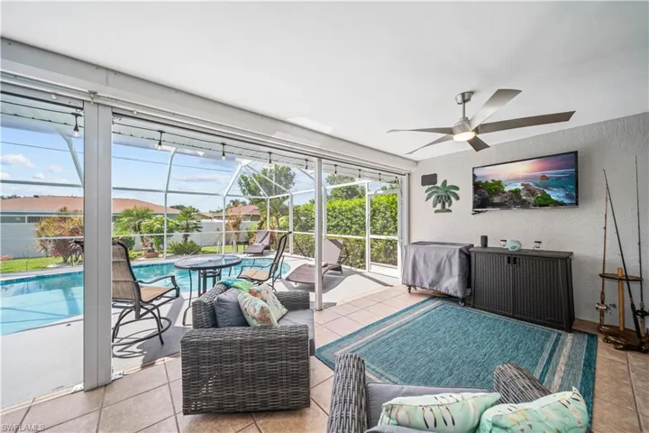 Lanai area overlooking pool