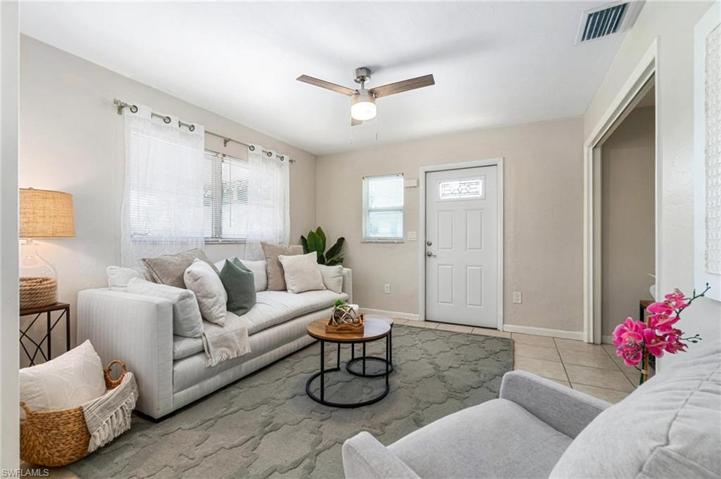 662  109th N AVE, NAPLES, FL 34108