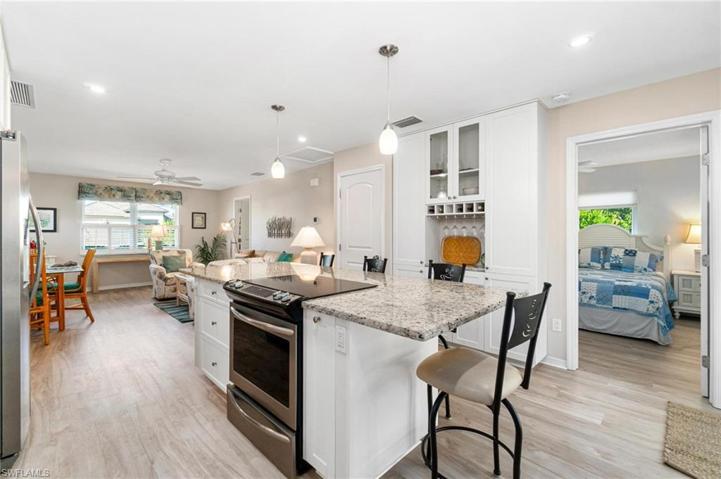 662  109th N AVE, NAPLES, FL 34108