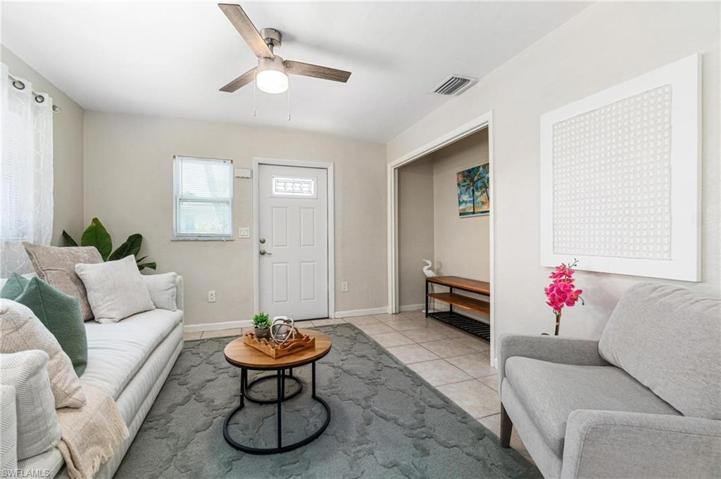 662  109th N AVE, NAPLES, FL 34108