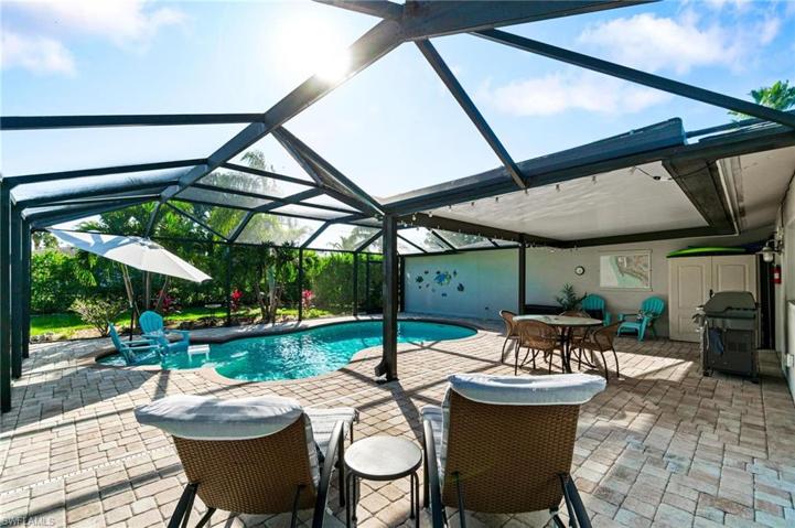 662  109th N AVE, NAPLES, FL 34108