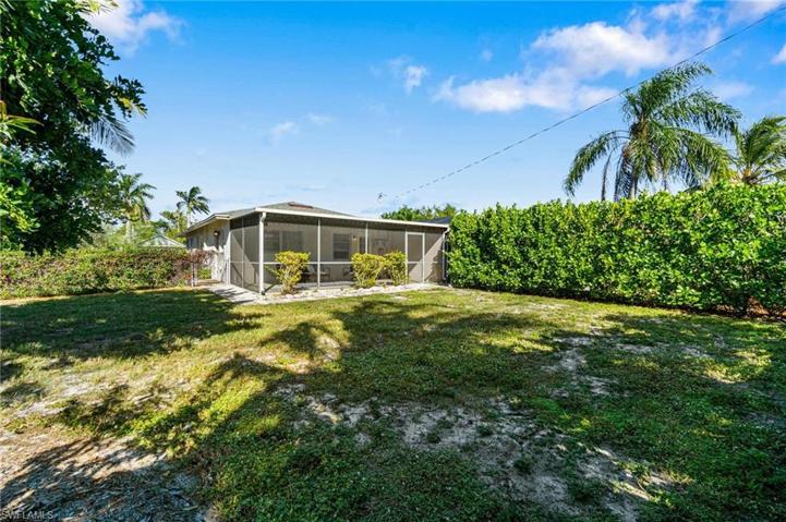662  109th N AVE, NAPLES, FL 34108