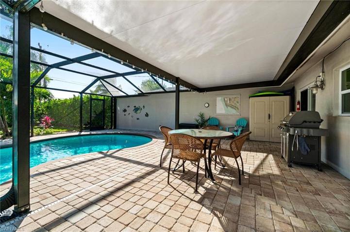 Lanai/Pool for larger unit