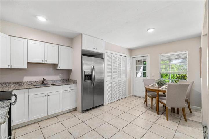662  109th N AVE, NAPLES, FL 34108