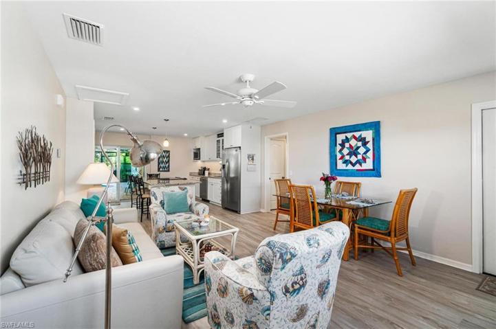662  109th N AVE, NAPLES, FL 34108