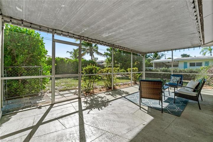 662  109th N AVE, NAPLES, FL 34108
