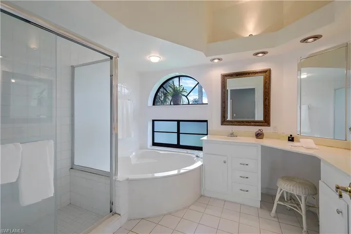 6525 Valen WAY # 201, NAPLES FL 34108
