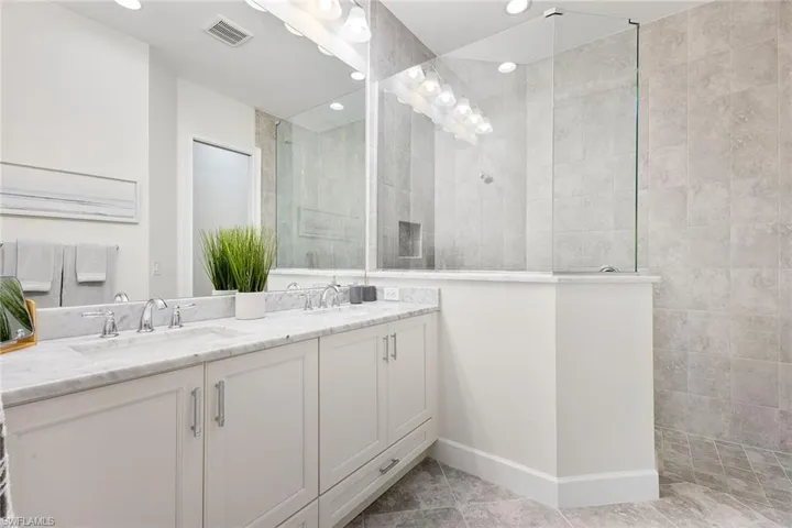 6887  Saona  CT, Naples, FL 34113