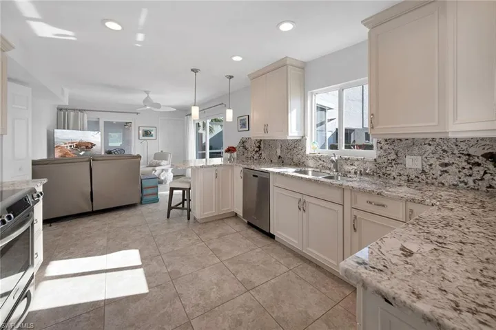 462  Bristle Cone  LN, Naples, FL 34113