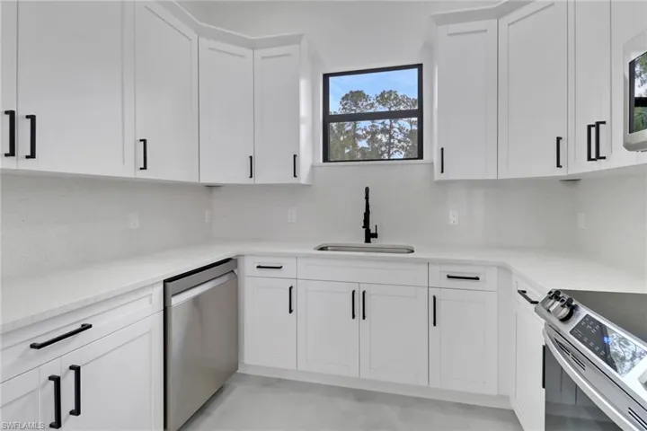 4808  14th SE AVE, Naples, FL 34117