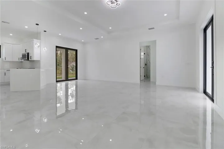 4808  14th SE AVE, Naples, FL 34117