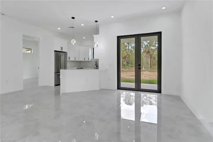4808  14th SE AVE, Naples, FL 34117