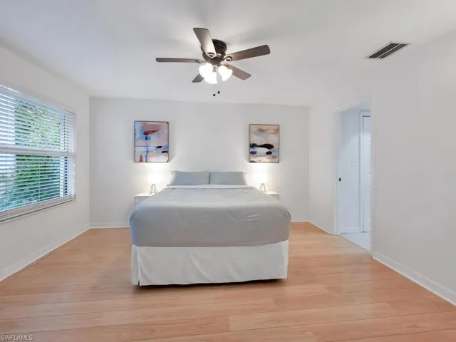 Ensuite bedroom located off the dining room