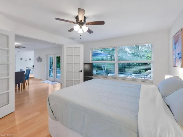 Ensuite bedroom located off the dining room