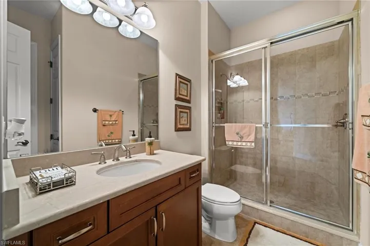 Second guest Bath with plenty of space
