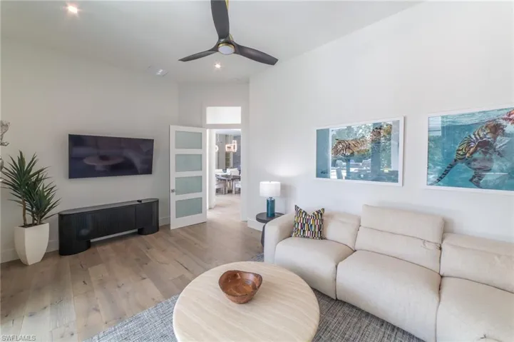 18 Caribbean Rd, Naples, Florida 34108