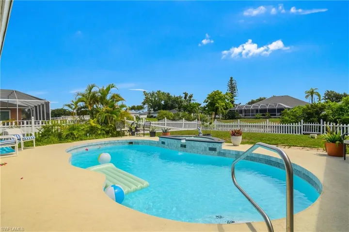 257 Bunker Rd, Rotonda West, Florida 33947