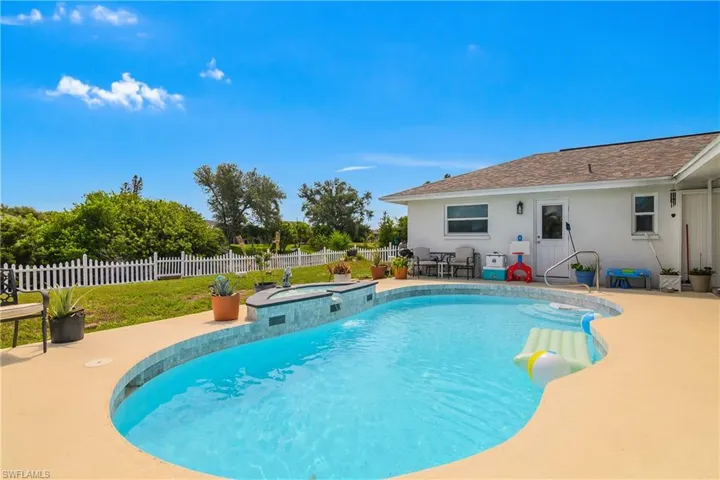 257 Bunker Rd, Rotonda West, Florida 33947