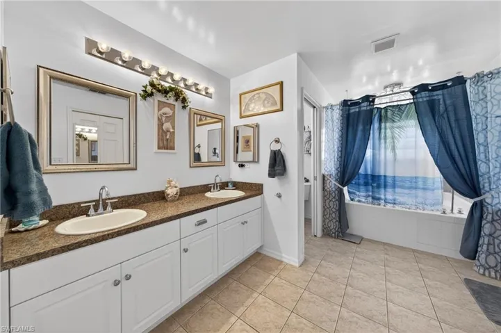3437 Ne 9th Pl, Cape Coral, Florida 33909