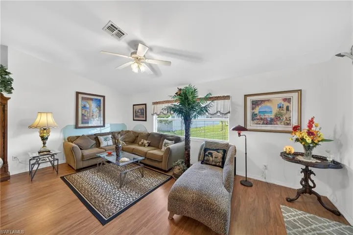 3437 Ne 9th Pl, Cape Coral, Florida 33909