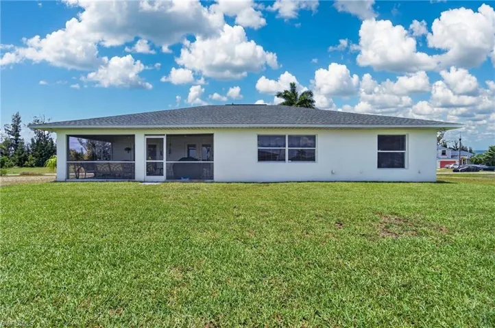 3437 Ne 9th Pl, Cape Coral, Florida 33909