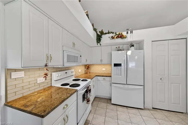 3437 Ne 9th Pl, Cape Coral, Florida 33909