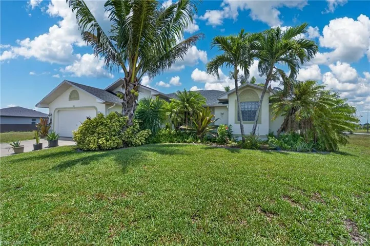 3437 Ne 9th Pl, Cape Coral, Florida 33909