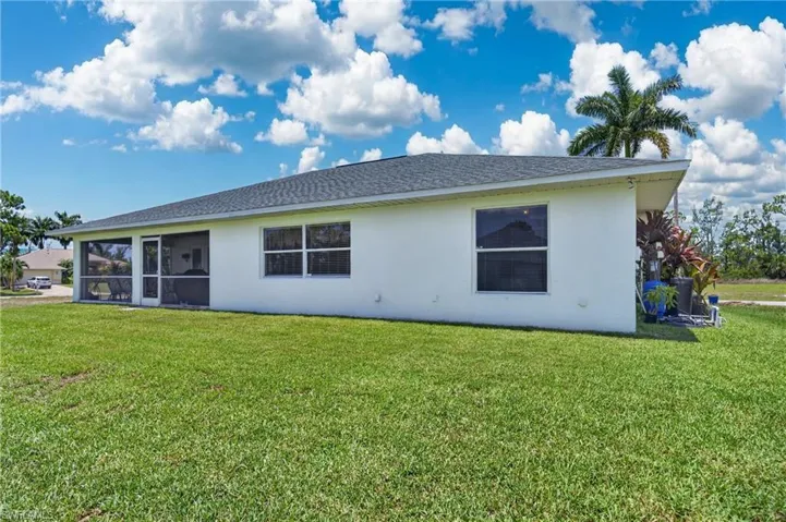 3437 Ne 9th Pl, Cape Coral, Florida 33909