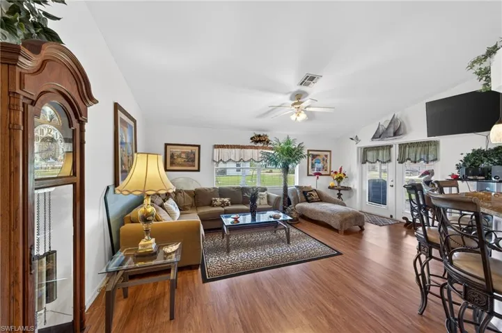 3437 Ne 9th Pl, Cape Coral, Florida 33909