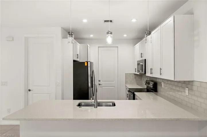 7643  Morgan  WAY, Naples, FL 34119