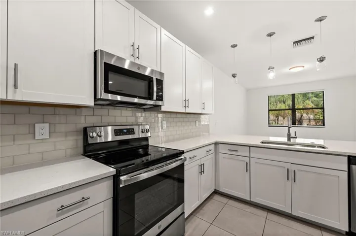 7643  Morgan  WAY, Naples, FL 34119