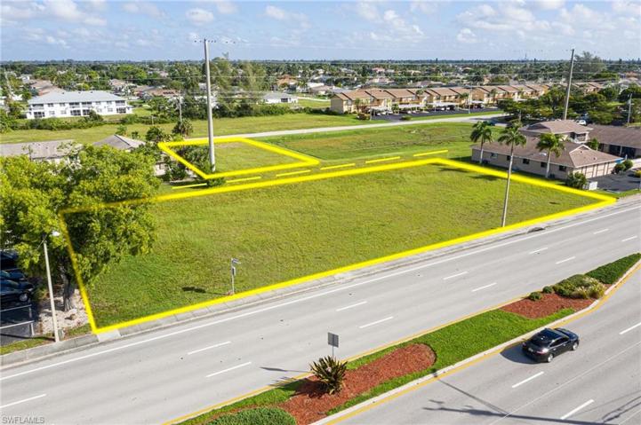601  Cape Coral W PKY, CAPE CORAL, FL 33914
