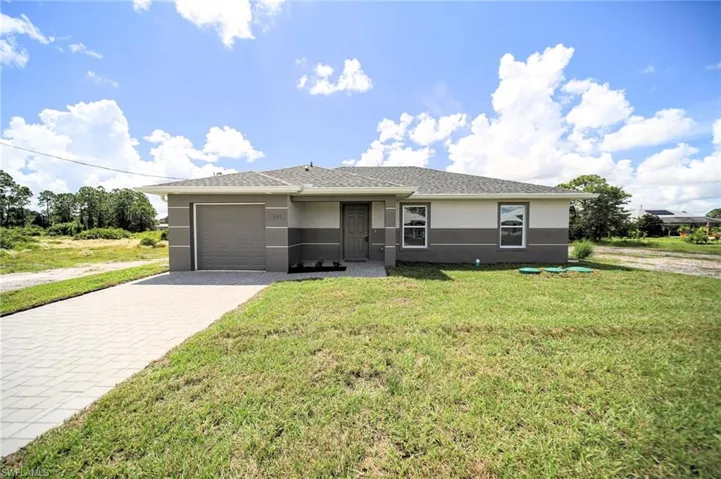 Amazing New Construction 3 Bedroom/2 Bathroom Home On A 1/4 Acre Lot In Lehigh Acres!
