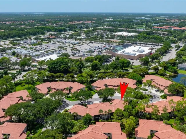 Walking Distance to Publix & Starbucks Shopping Center