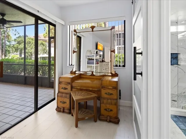Master Bedroom Sitting Area w/ Lanai Access