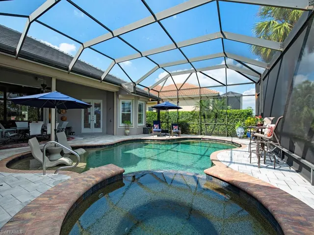 Pool/ spa and sun deck