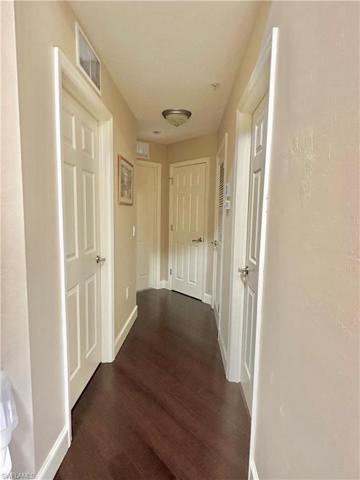 940  Hampton  CIR, Naples, FL 34105