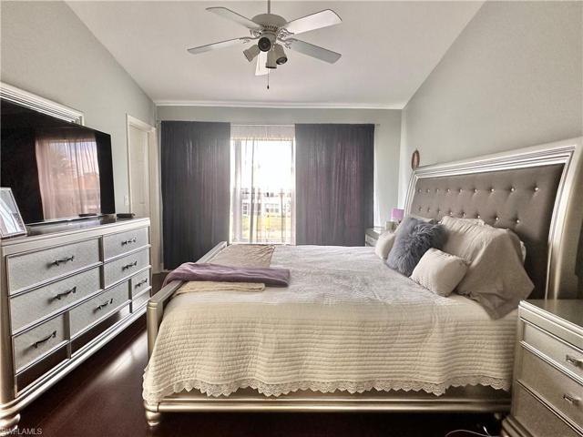 940  Hampton  CIR, Naples, FL 34105