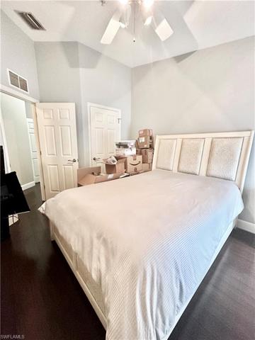 940  Hampton  CIR, Naples, FL 34105