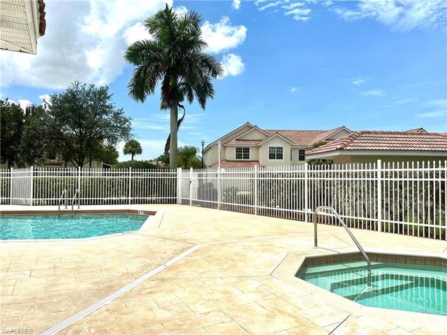 940  Hampton  CIR, Naples, FL 34105