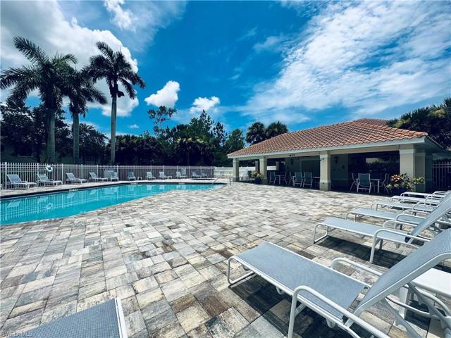 940  Hampton  CIR, Naples, FL 34105