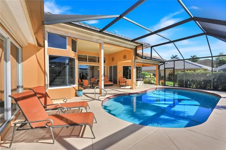 Spacious lanai.