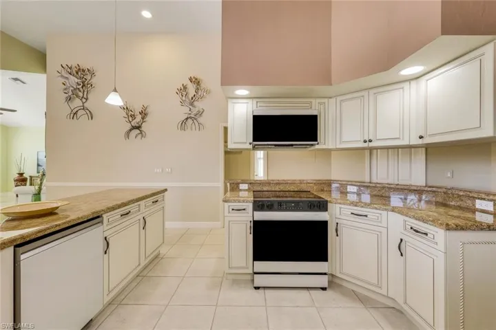Open,, bright and spacious.
