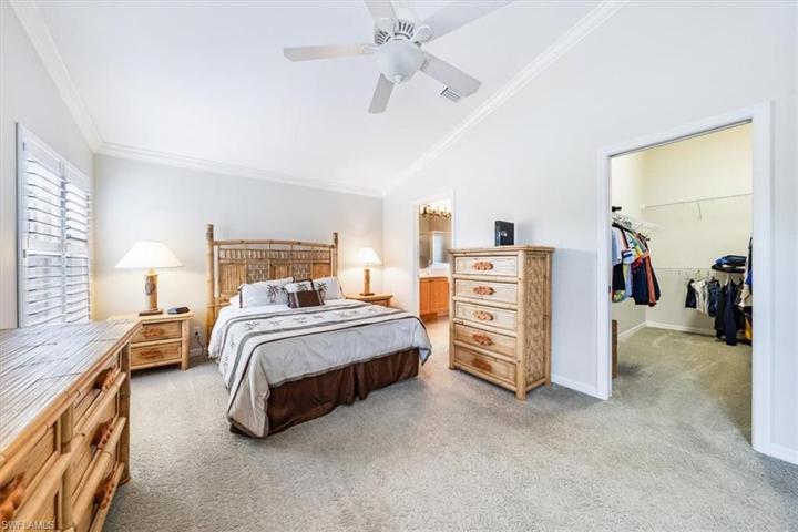 Large Master Bedroom w/large Walk-in Closet