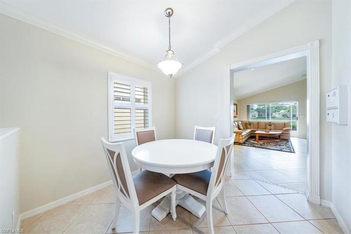 Dining/Breakfast area