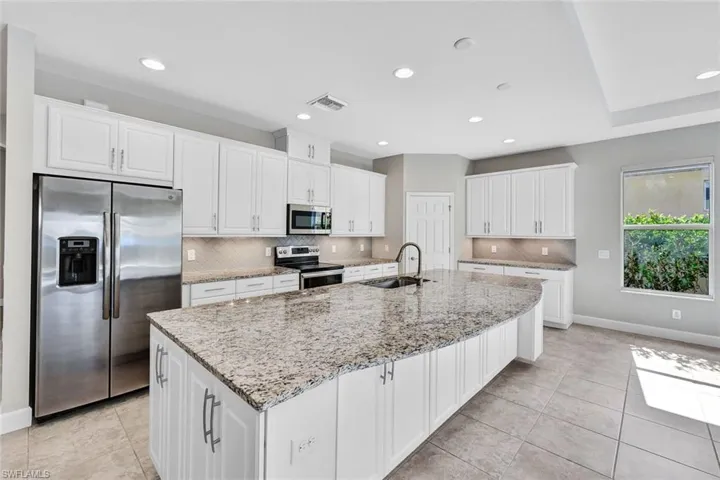 2637  Cayes  CIR, Cape Coral, FL 33991