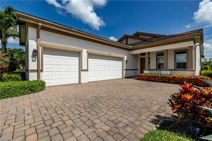 View of front of house featuring a garage
