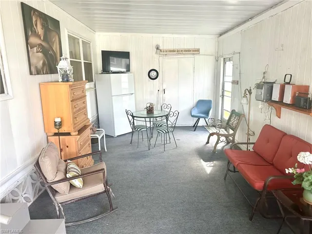 Enclosed Lanai with Utility Room